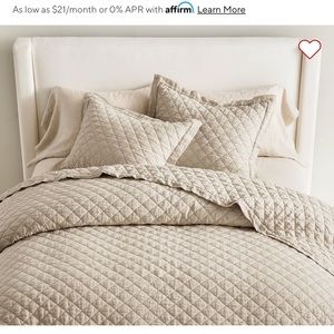 Pottery Barn Belgian Flax Quilt (Full/Queen) in Flax color